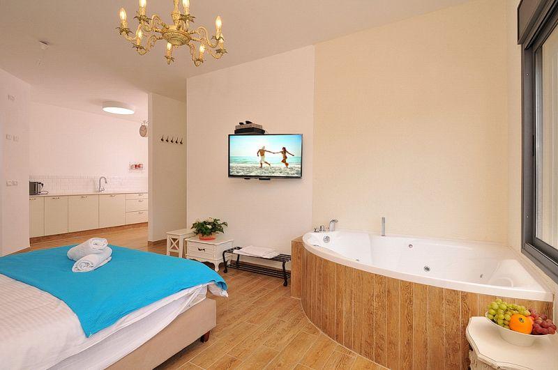 צפונה בנוף כנרת- חדר שינה כללי, וילה צפונה בנוף כנרת, וילה  בנוף כנרת וילות - Vila