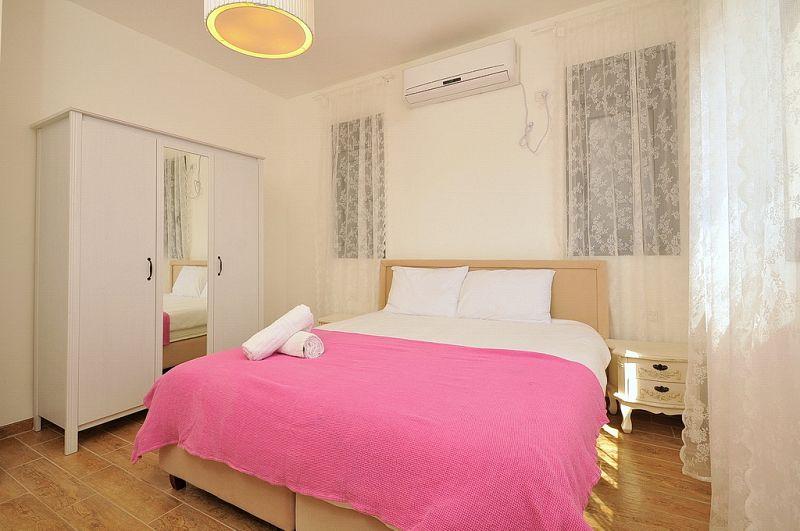 צפונה בנוף כנרת- גקוזי עם תאורה כללי, וילה צפונה בנוף כנרת, וילה  בנוף כנרת וילות - Vila