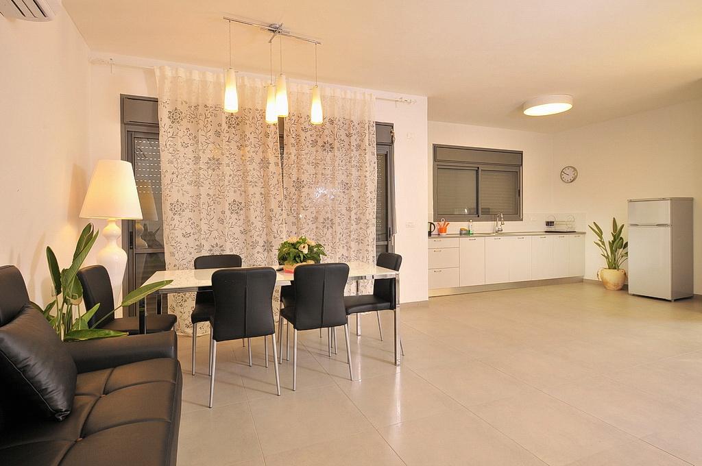 5991 סוויטות אירוח, וילה צפונה בנוף כנרת, וילה  בנוף כנרת וילות - Vila