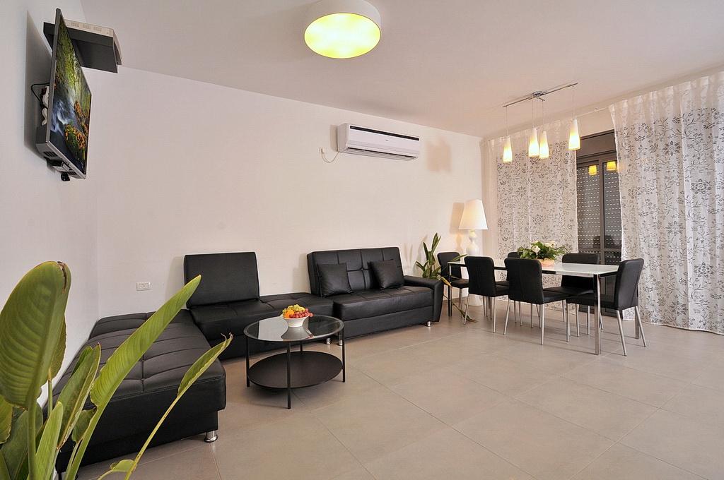 5992 סוויטות אירוח, וילה צפונה בנוף כנרת, וילה  בנוף כנרת וילות - Vila