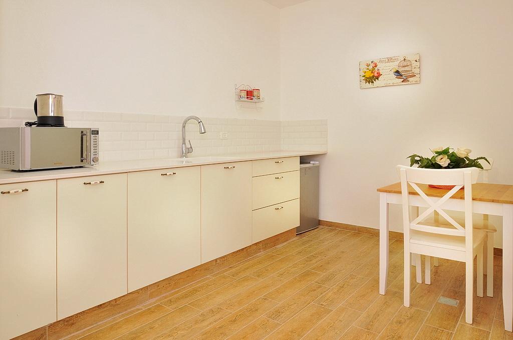 5995 סוויטות אירוח, וילה צפונה בנוף כנרת, וילה  בנוף כנרת וילות - Vila