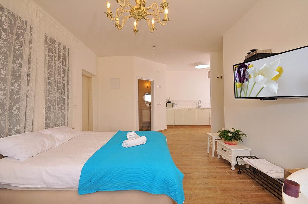 5996 סוויטות אירוח, וילה צפונה בנוף כנרת, וילה  בנוף כנרת וילות - Vila