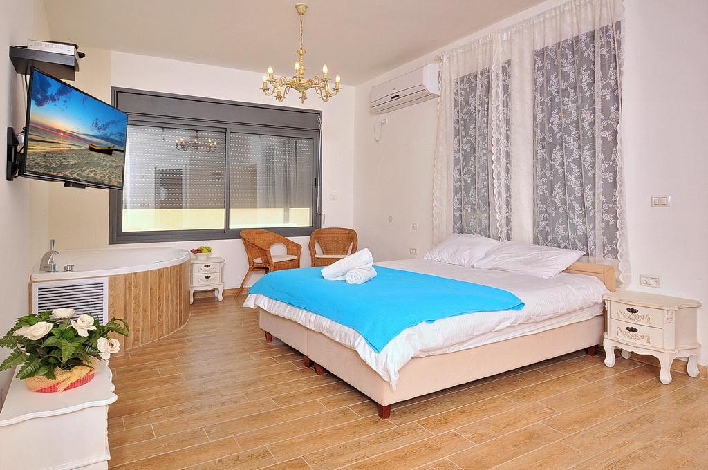 5997 סוויטות אירוח, וילה צפונה בנוף כנרת, וילה  בנוף כנרת וילות - Vila