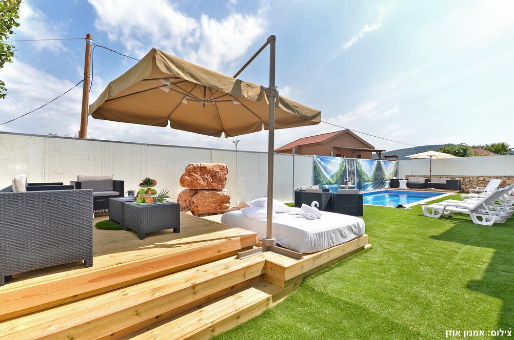 6907 חצר ובריכה, וילה אחוזת כרמים, וילה  בכפר חנניה וילות - Vila