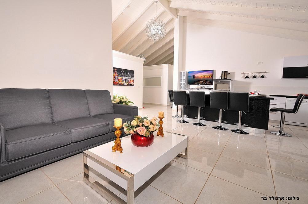 8767 מתחם פנימי, וילה אחוזת אדל, וילה  בעבדון וילות - Vila