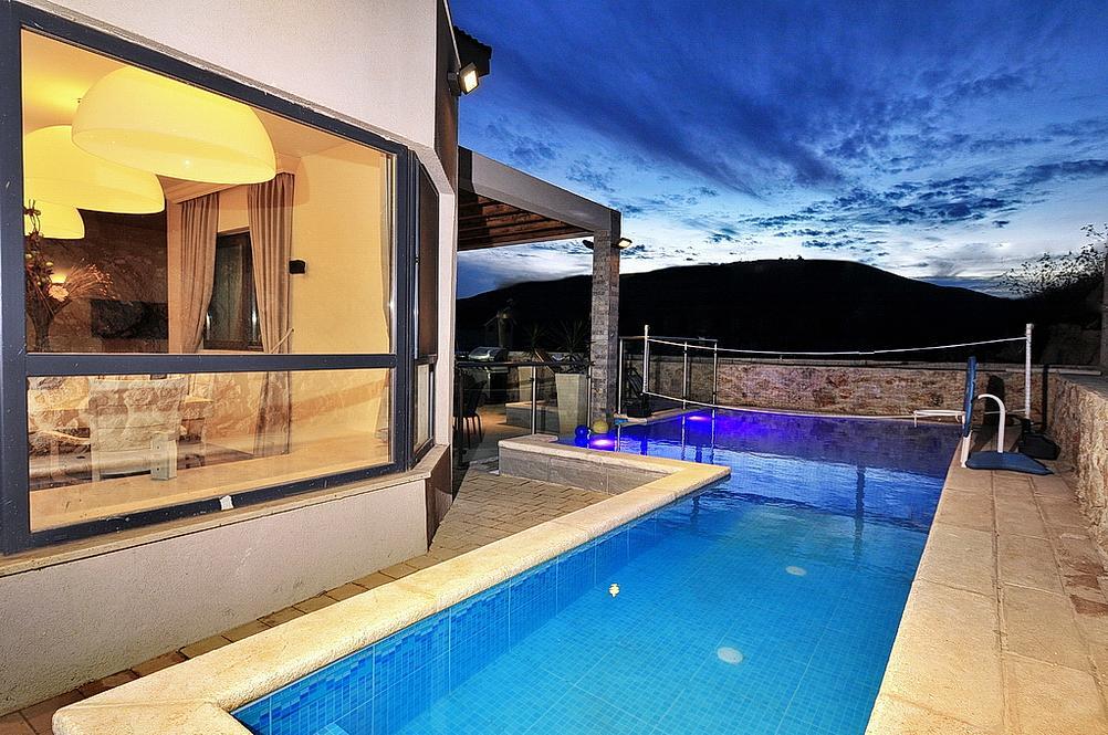 8906 מתחם חיצוני, וילת בוטיק מהדרין, וילה  באור הגנוז וילות - Vila