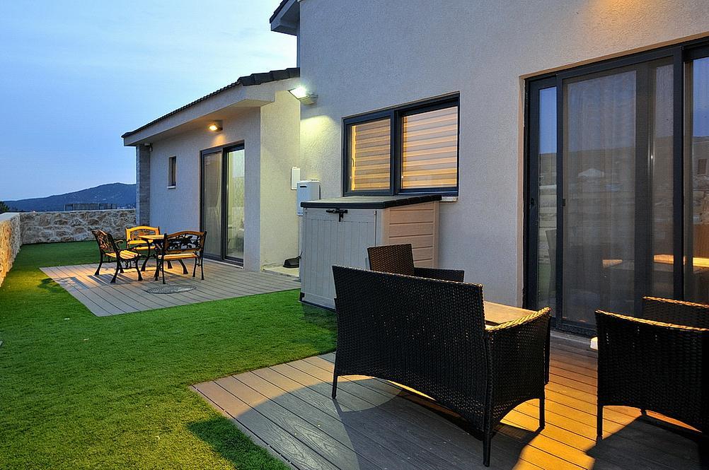 8912 מתחם חיצוני, וילת בוטיק מהדרין, וילה  באור הגנוז וילות - Vila