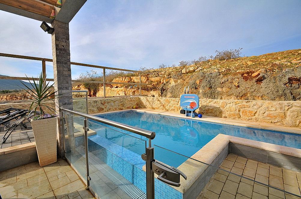 8918 מתחם חיצוני, וילת בוטיק מהדרין, וילה  באור הגנוז וילות - Vila