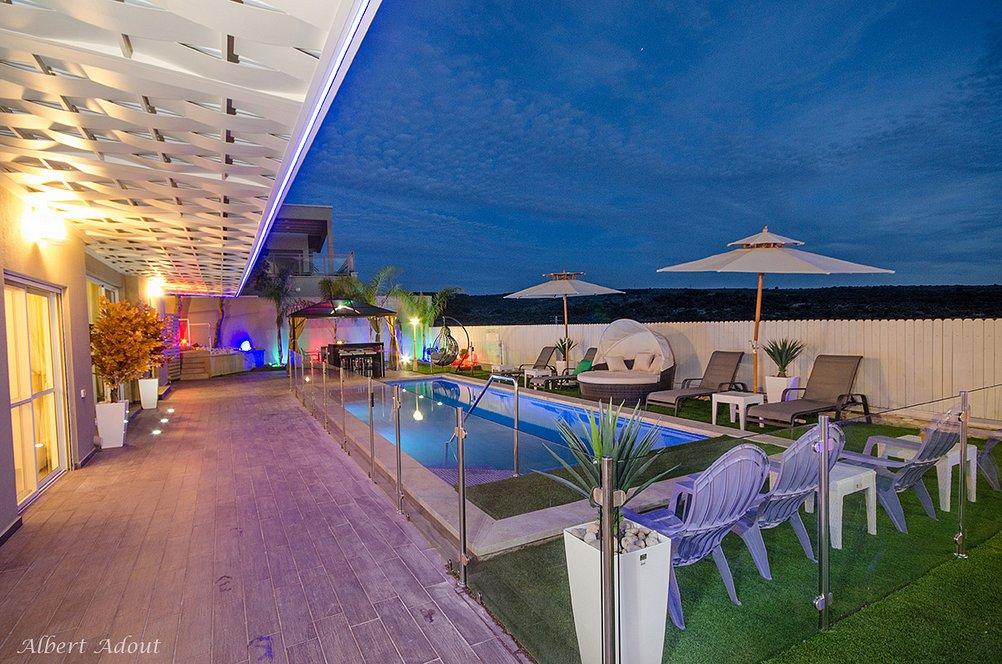 11283 המתחם החיצוני, וילה כינור דוד המלך, וילה  במנות וילות - Vila