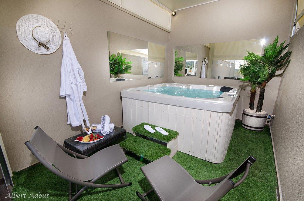 11284 המתחם החיצוני, וילה כינור דוד המלך, וילה  במנות וילות - Vila