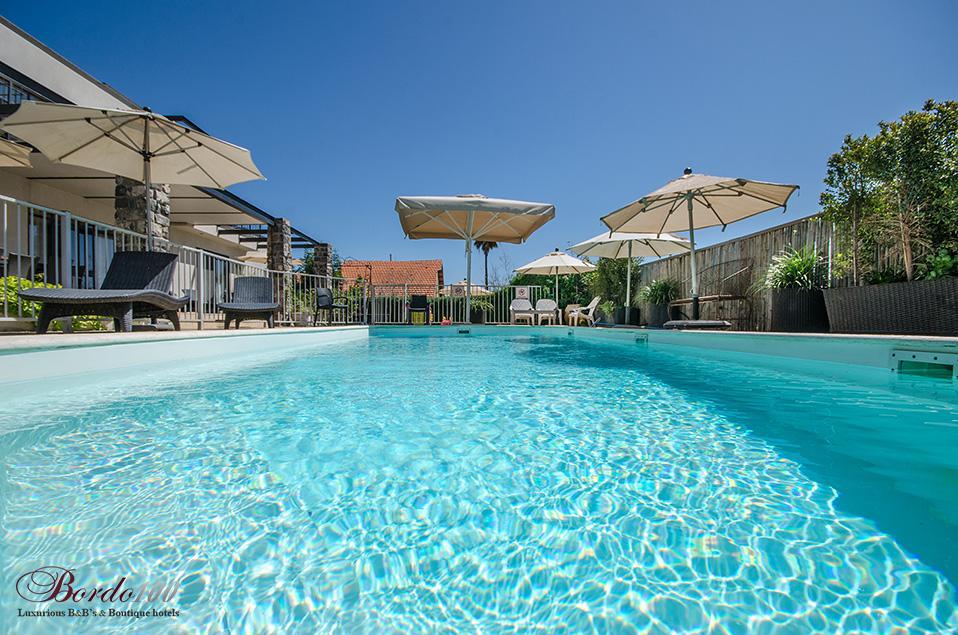 11985 המתחם החיצוני, וילה הבית במושבה, וילה  במגדל וילות - Vila