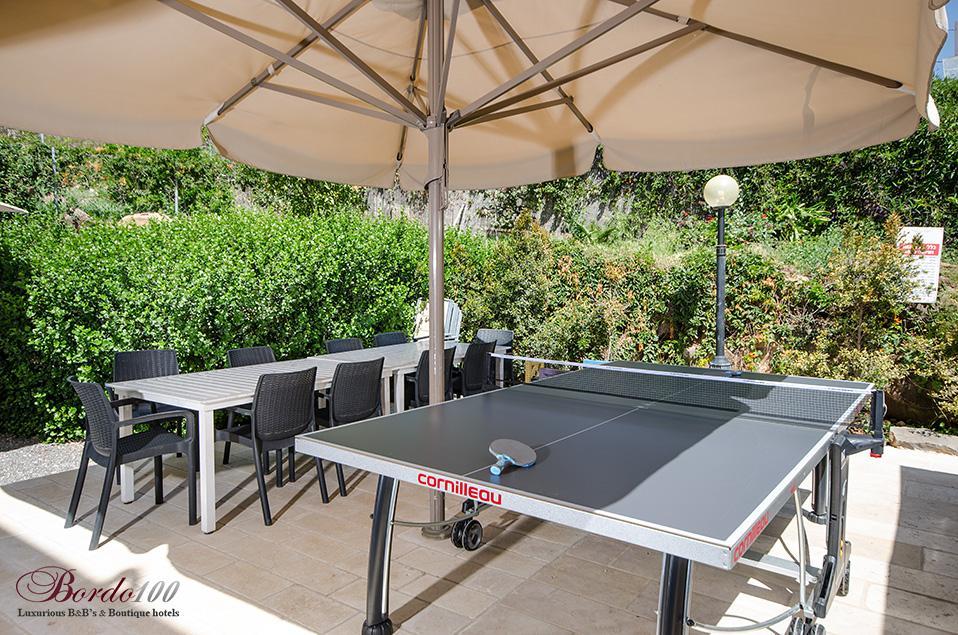 12002 המתחם החיצוני, וילה הבית במושבה, וילה  במגדל וילות - Vila