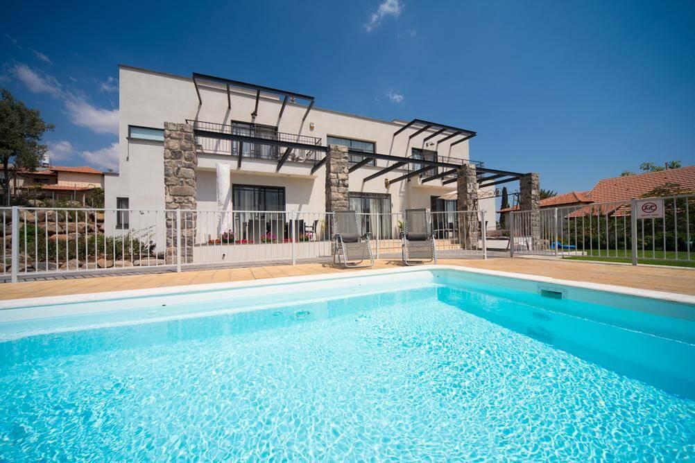 12006 הבריכה והנוף, וילה הבית במושבה, וילה  במגדל וילות - Vila