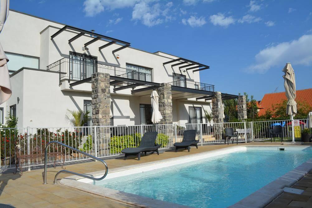 12012 הבריכה והנוף, וילה הבית במושבה, וילה  במגדל וילות - Vila