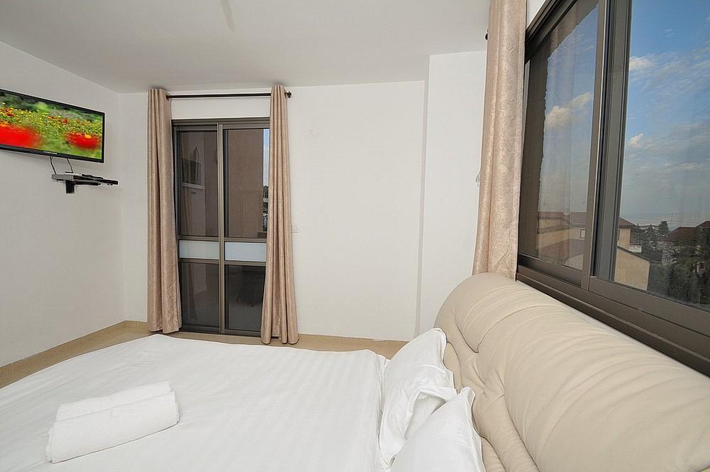 12408 אחוזת הכתר, וילה אחוזת הכתר, וילה  במגדל וילות - Vila