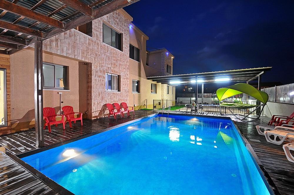 12426 בריכה וחדר האוכל, וילה אחוזת הכתר, וילה  במגדל וילות - Vila