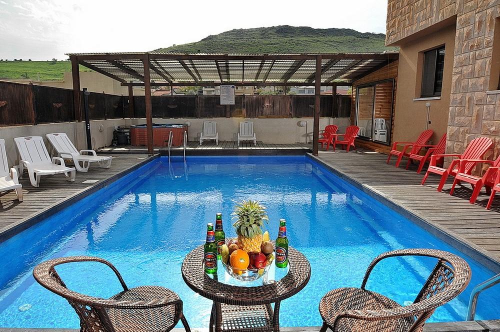 12437 בריכה וחדר האוכל, וילה אחוזת הכתר, וילה  במגדל וילות - Vila