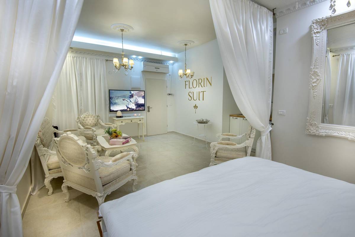 16935 פנים הוילה, וילה פלורין, וילה  במנות וילות - Vila