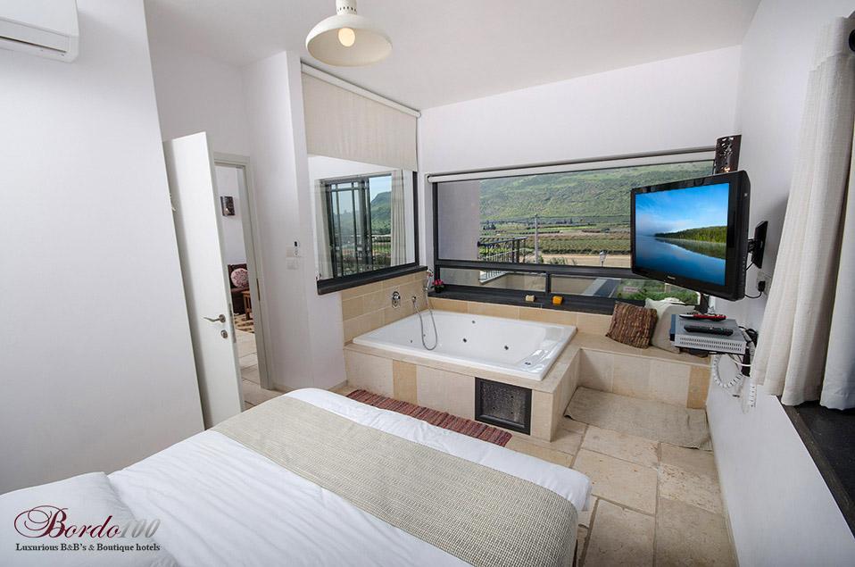 18473 פנים הוילה, וילה הבית במושבה, וילה  במגדל וילות - Vila