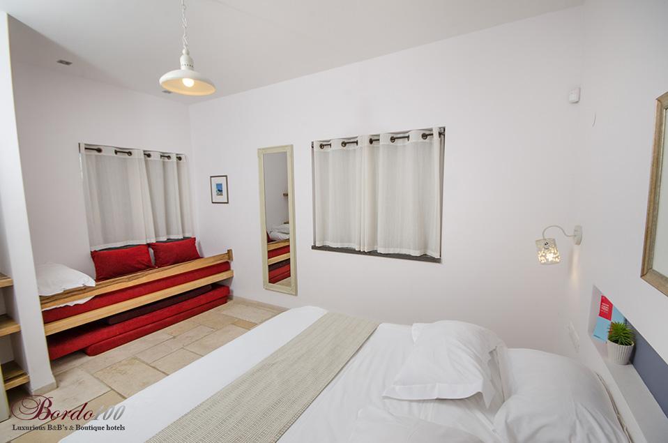 18474 פנים הוילה, וילה הבית במושבה, וילה  במגדל וילות - Vila