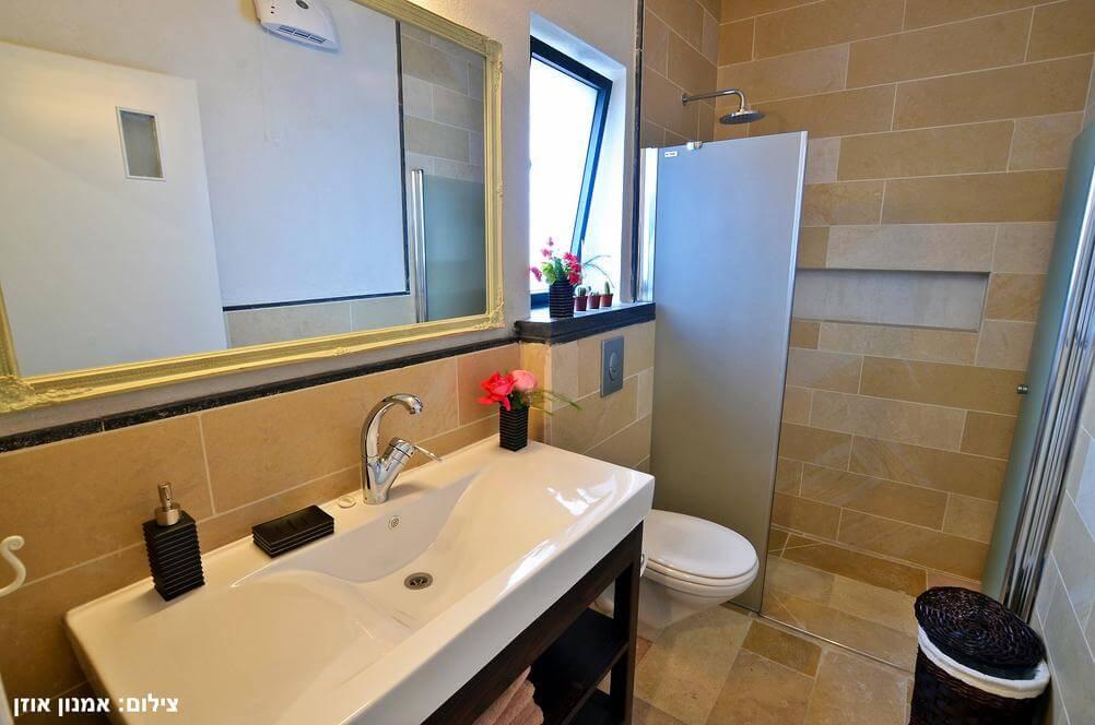 18476 פנים הוילה, וילה הבית במושבה, וילה  במגדל וילות - Vila