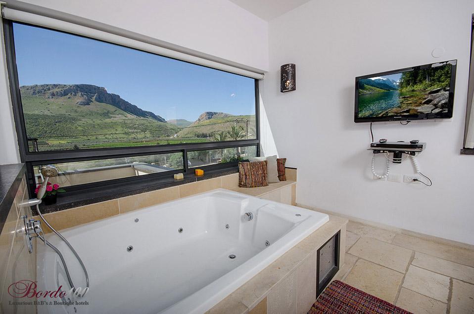 18480 פנים הוילה, וילה הבית במושבה, וילה  במגדל וילות - Vila