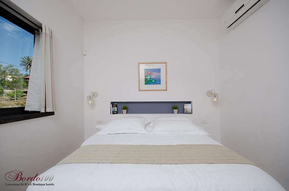 18481 פנים הוילה, וילה הבית במושבה, וילה  במגדל וילות - Vila