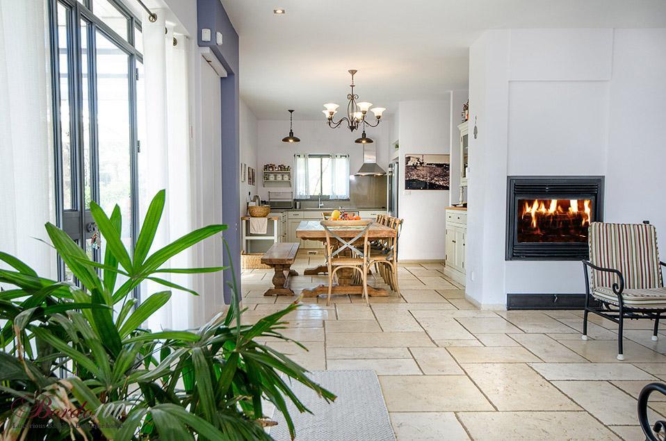 18484 פנים הוילה, וילה הבית במושבה, וילה  במגדל וילות - Vila