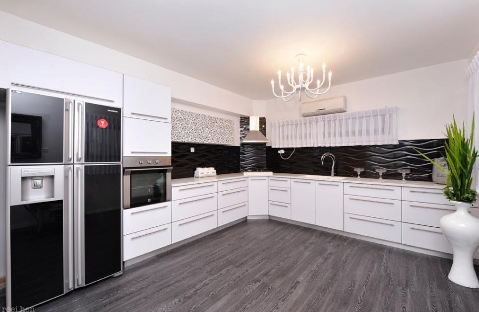 19753 פנים הוילה, וילה לה פרלה, וילה  בנוף כנרת וילות - Vila