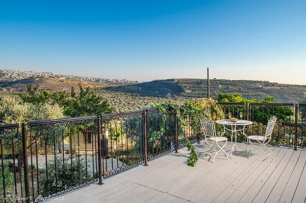 23454 בית אבן מערבי ומזרחי, ריקה אירוח בוטיק, וילה  בכליל וילות - Vila