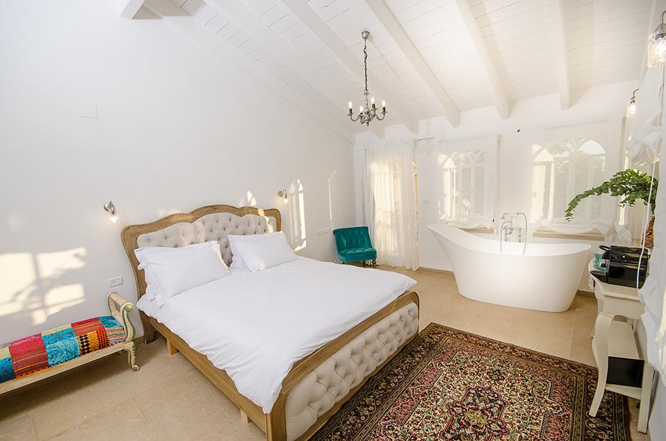 23460 בית אבן מערבי ומזרחי, ריקה אירוח בוטיק, וילה  בכליל וילות - Vila