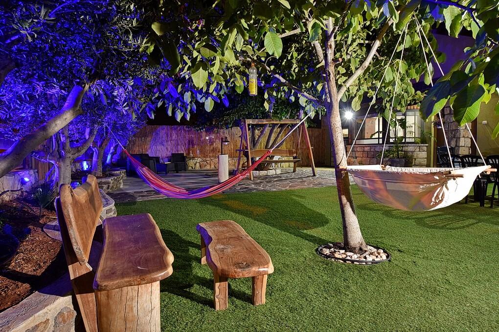 28093 מתחם חיצוני, הוילה בכרמים, וילה  בעלמה וילות - Vila