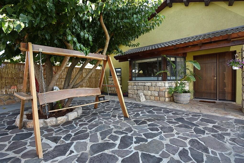 28101 מתחם חיצוני, הוילה בכרמים, וילה  בעלמה וילות - Vila