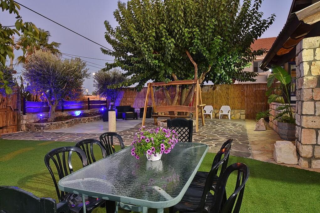 28103 מתחם חיצוני, הוילה בכרמים, וילה  בעלמה וילות - Vila