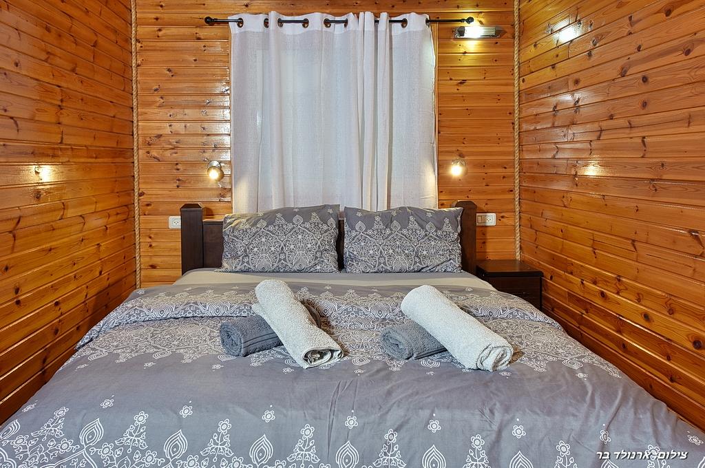 35185 פנים הצימרים, אגם בגליל, וילה  בעבדון וילות - Vila