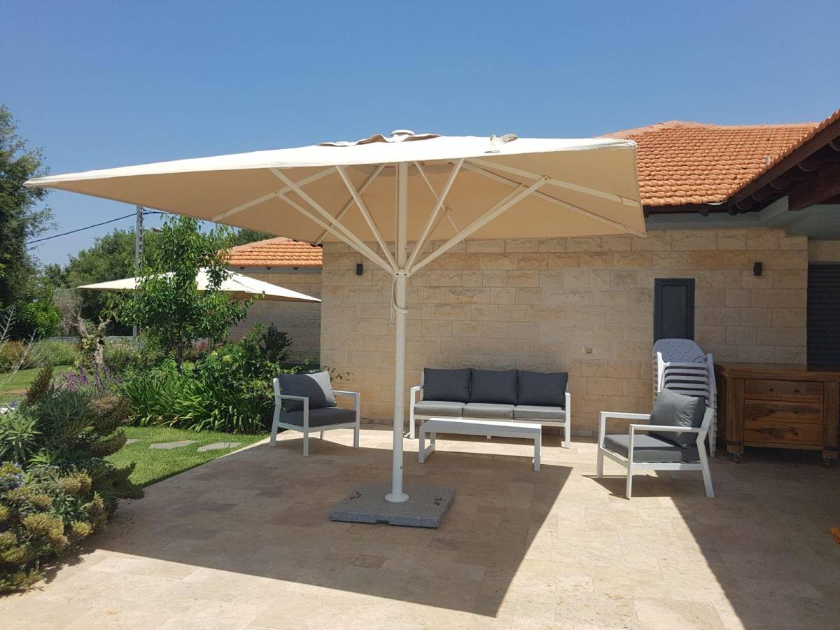 37451 מתחם חיצוני, אחוזת צוריאל - וילת יוקרה, וילה  בצוריאל וילות - Vila