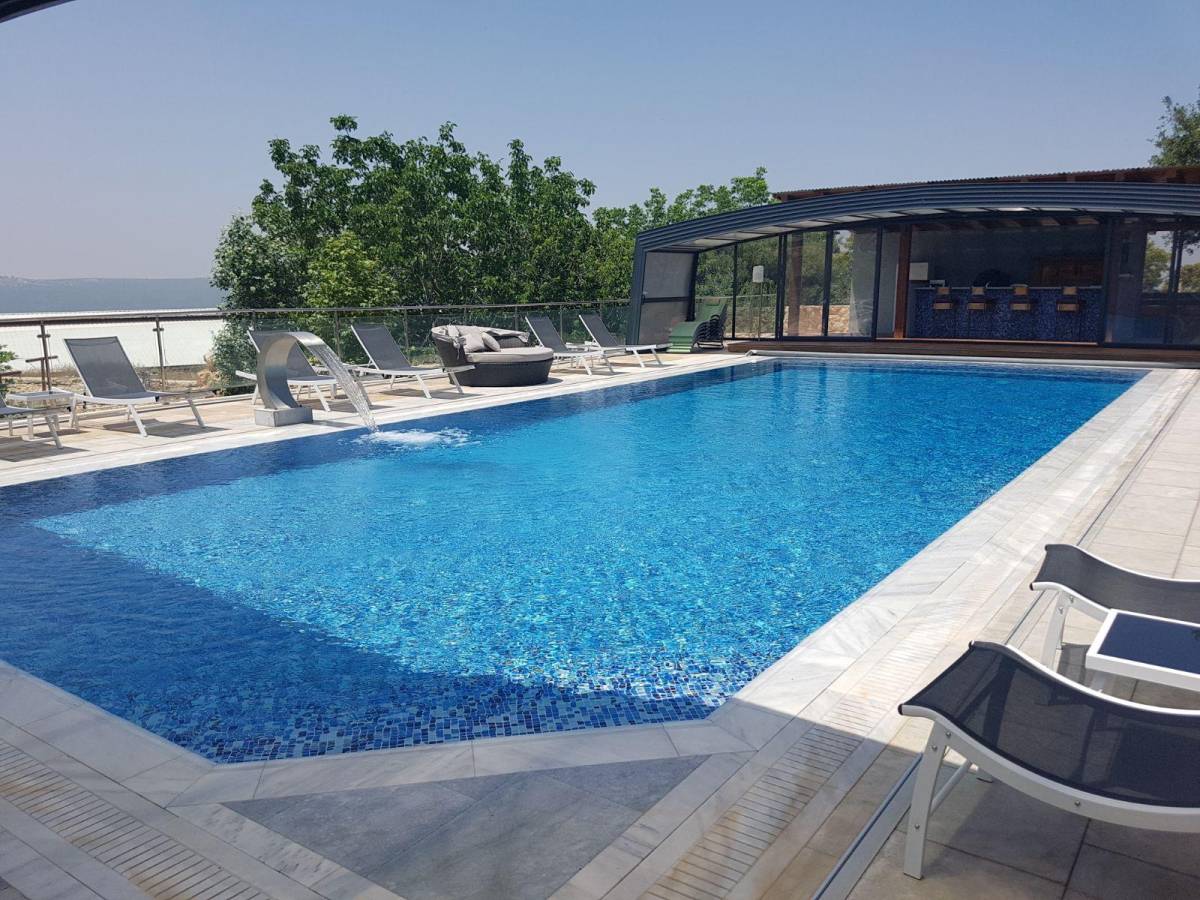 37458 מתחם חיצוני, אחוזת צוריאל - וילת יוקרה, וילה  בצוריאל וילות - Vila