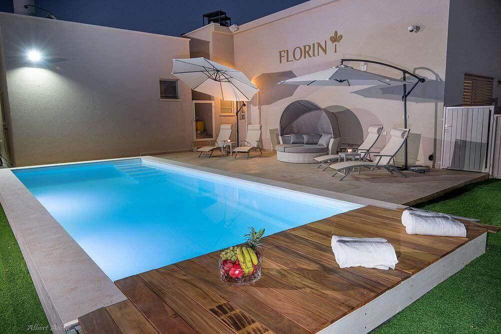 40253 מתחם חיצוני, וילה פלורין, וילה  במנות וילות - Vila