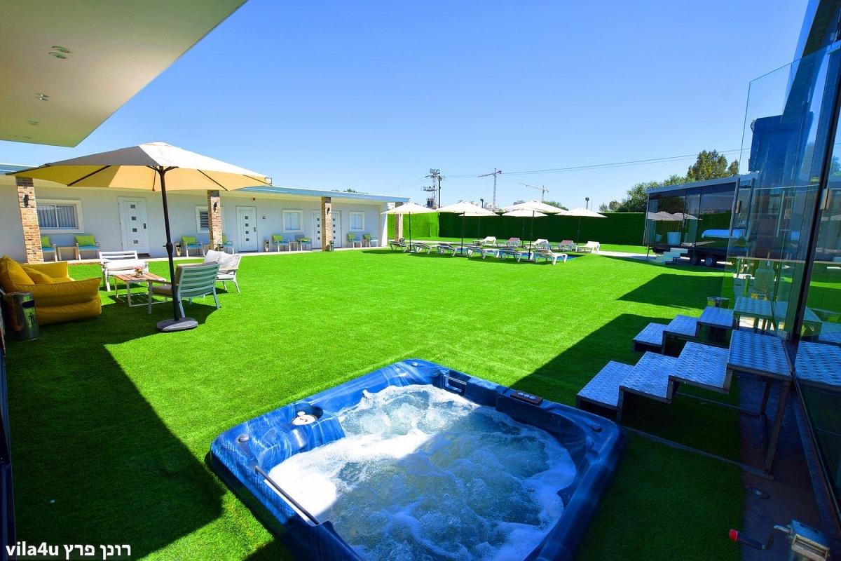 46140 מתחם חיצוני ובריכה, בית האצילים איוונטס, וילה  בנתניה וילות - Vila