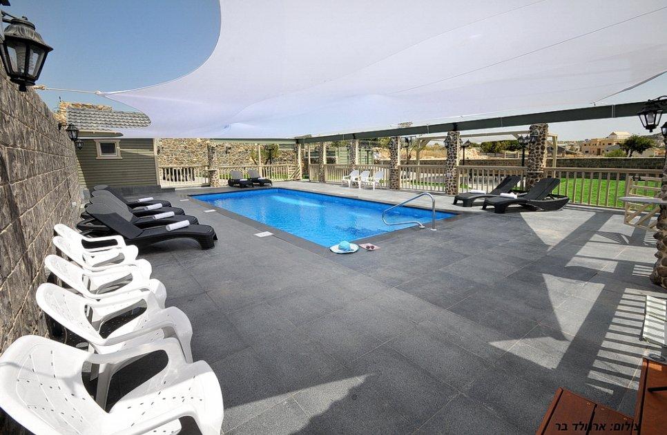 47786 החצר והבריכה, קדם אחוזת יוקרה, וילה  בספסופה וילות - Vila