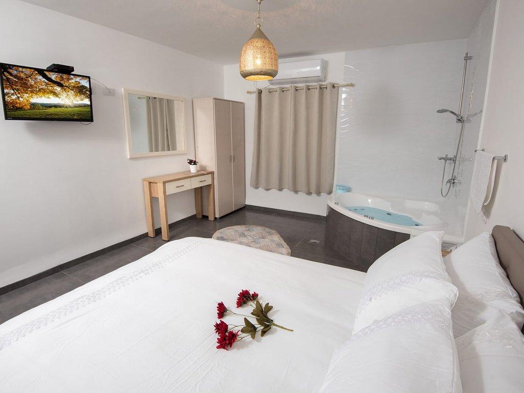 48007 המתחם הפנימי והחדרים, וילה גליו בגליל, וילה  בספסופה וילות - Vila