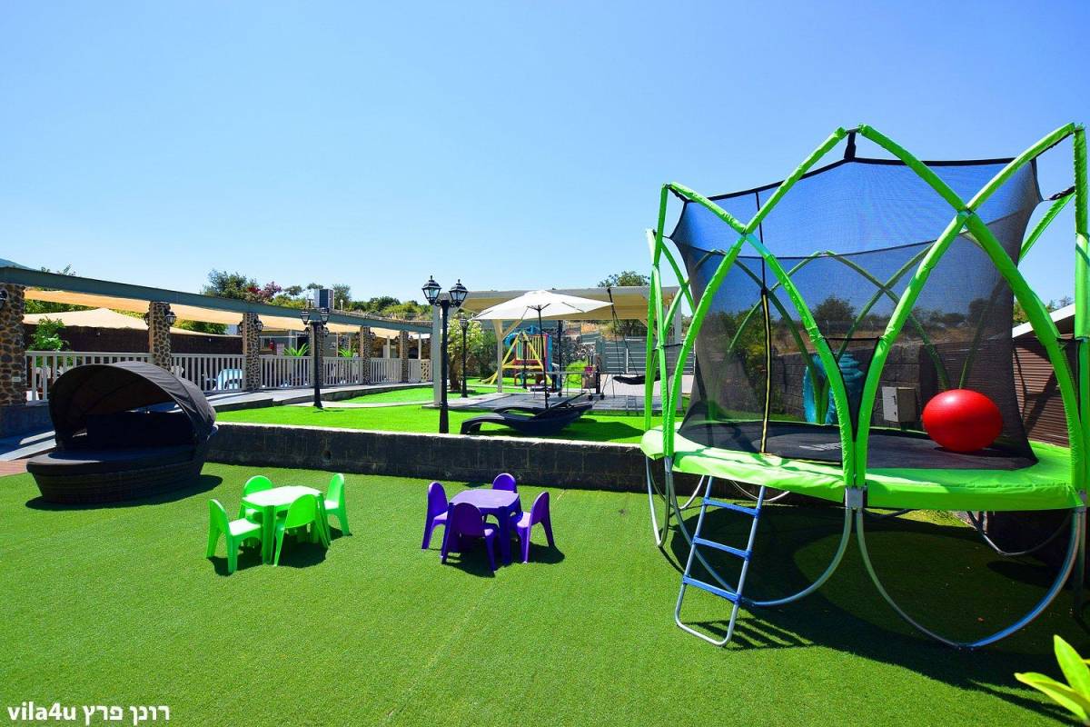 48311 החצר והבריכה, קדם אחוזת יוקרה, וילה  בספסופה וילות - Vila