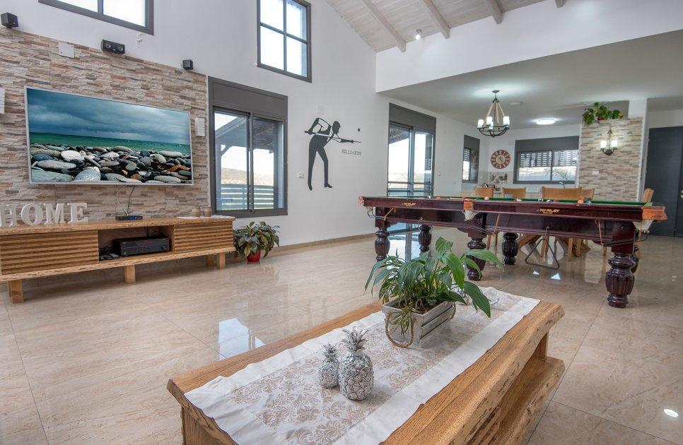 52477 פנים הוילה והחדרים, אחוזת אגם בוטיק, וילה  בשומרה וילות - Vila