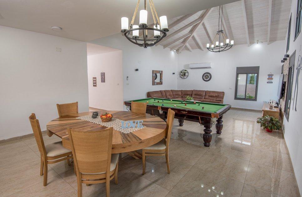 52480 פנים הוילה והחדרים, אחוזת אגם בוטיק, וילה  בשומרה וילות - Vila