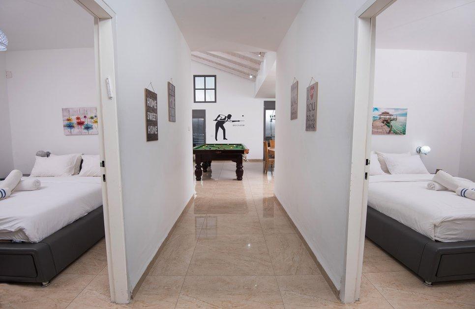 52483 פנים הוילה והחדרים, אחוזת אגם בוטיק, וילה  בשומרה וילות - Vila