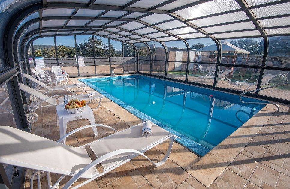 52485 המתחם החיצוני, אחוזת אגם בוטיק, וילה  בשומרה וילות - Vila