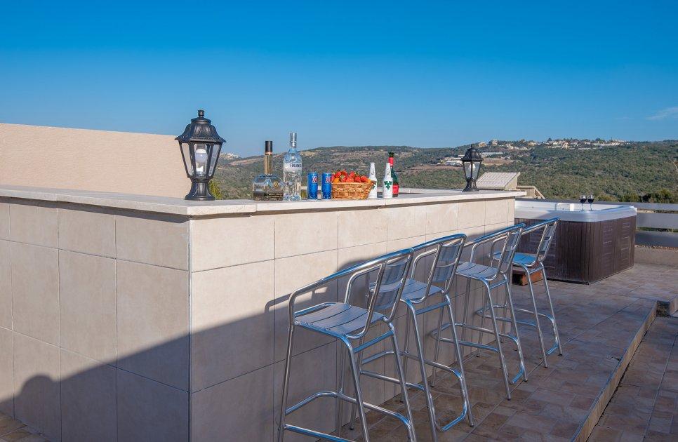 52494 המתחם החיצוני, אחוזת אגם בוטיק, וילה  בשומרה וילות - Vila