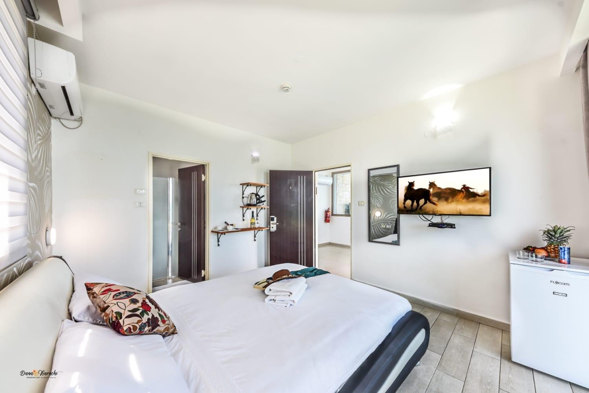 56341 גלריה כללית של הסוויטות, אחוזת נופים-מתחם סוויטות, וילה  בטבריה וילות - Vila