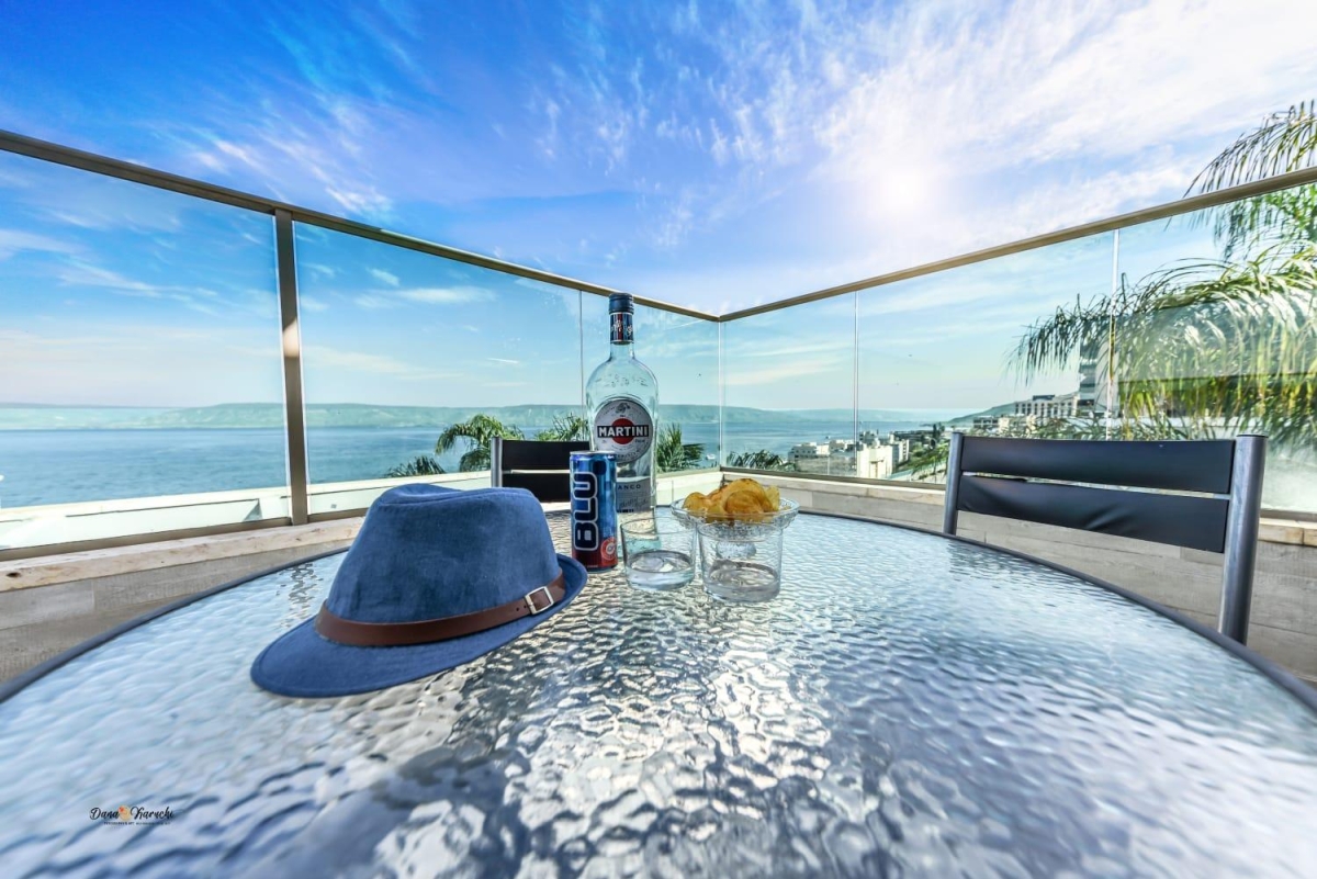 56342 גלריה כללית של הסוויטות, אחוזת נופים-מתחם סוויטות, וילה  בטבריה וילות - Vila