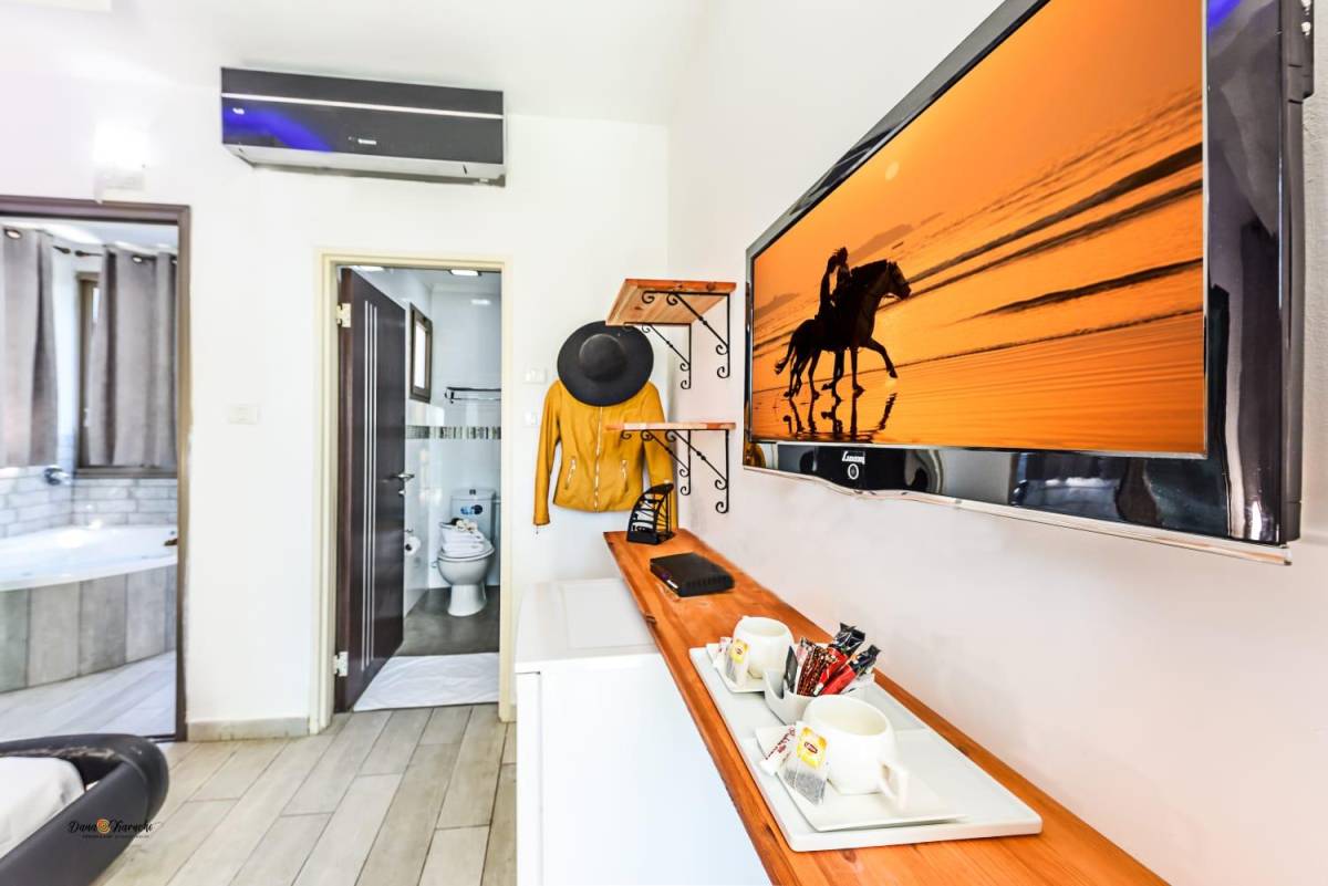 56406 גלריה כללית של הסוויטות, אחוזת נופים-מתחם סוויטות, וילה  בטבריה וילות - Vila